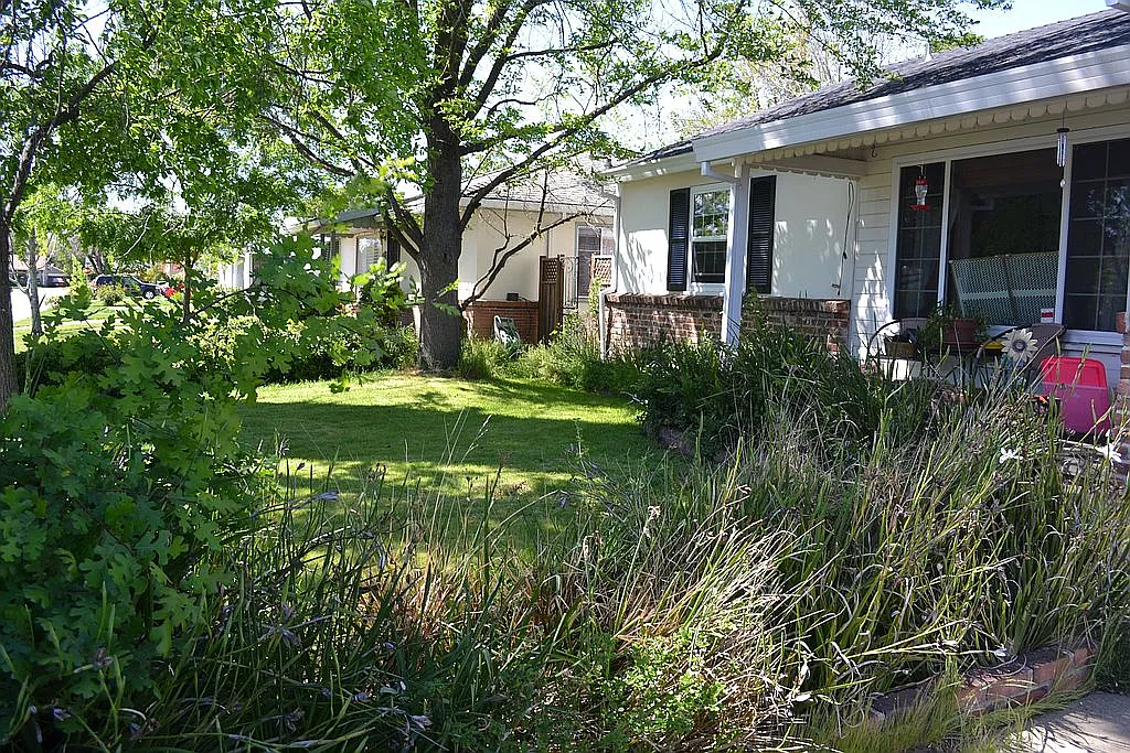6641 9th Ave photo 1