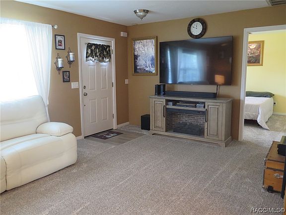 3rd image of 1579 W Skyline Dr