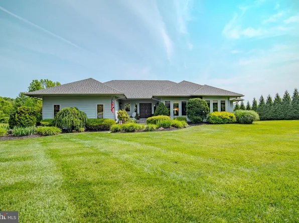 105 Mill Top Dr, Kennett Square, PA 19348