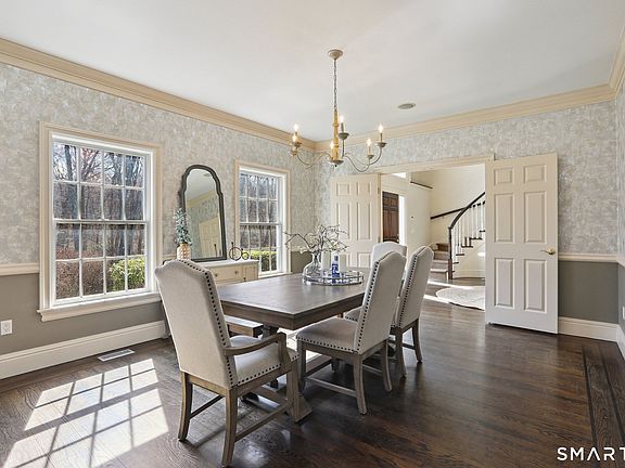 5th image of 100 Chestnut Hill Road