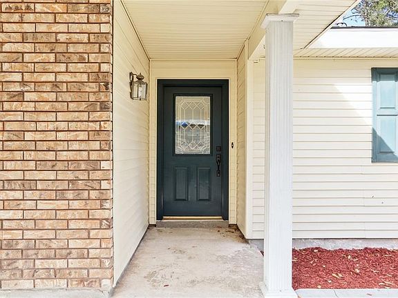 2nd image of 440 Oak Ave