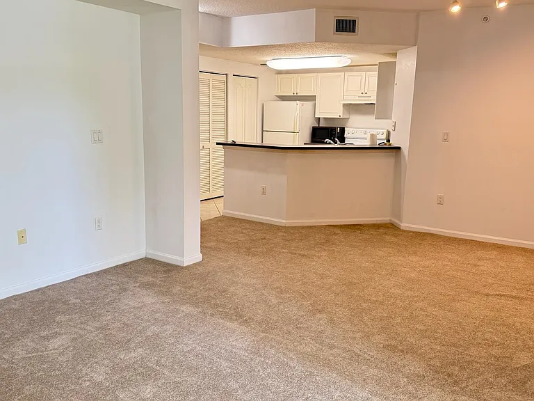 5050 Fairways Cir #E202 — Photo 6