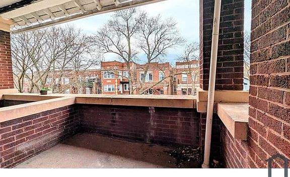 3rd image of 6129 S Eberhart Ave #3N