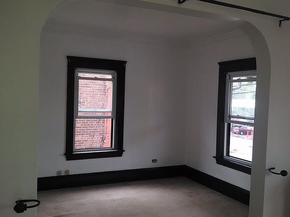 2 windows in sitting room