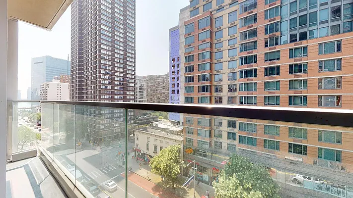 Rented by Bond New York | media 37