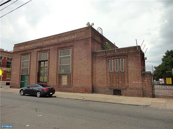 2nd image of 1835 W Oxford St