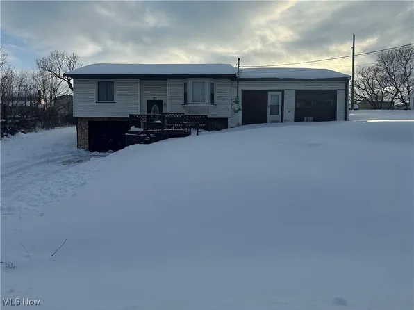 77 North St, Smithfield, OH 43948