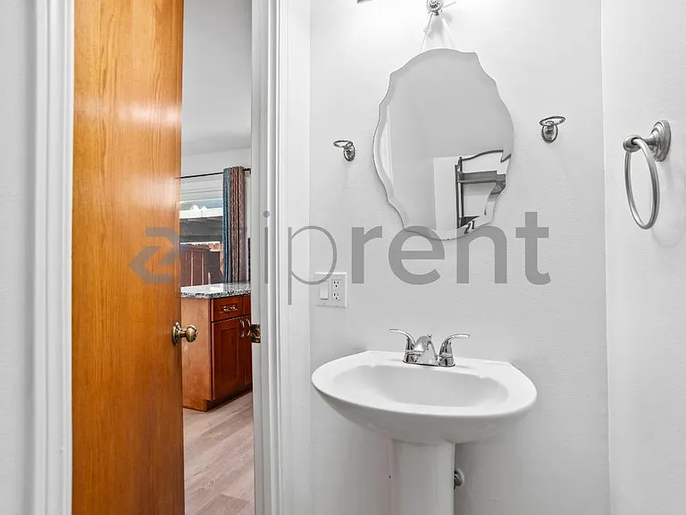 4880 Saginaw Cir — Photo 15
