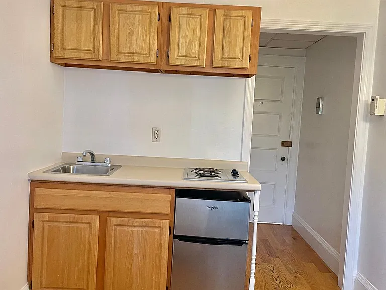 1061 Beacon St #15 — Photo 2