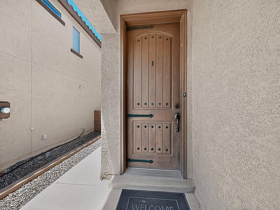 4th image of 3525 Llano Vista Loop NE
