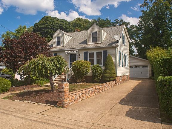 2nd image of 611 Montpelier Ave