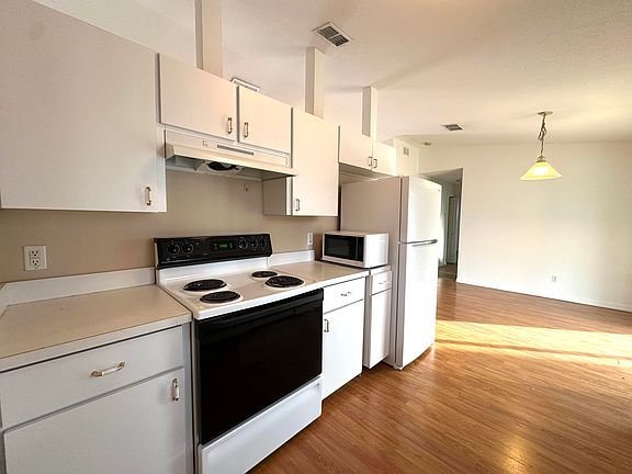 5th image of 10312 SW 61st Terrace Rd