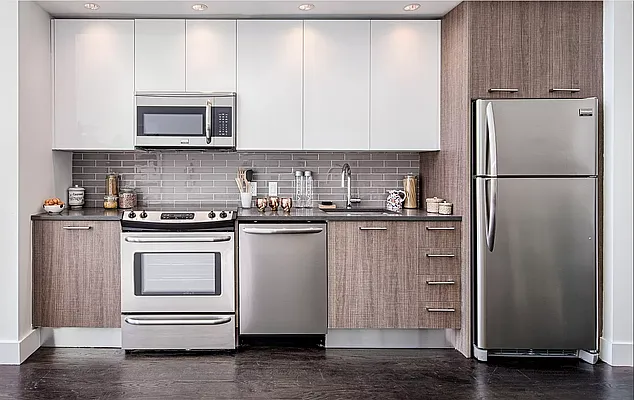 Rented by Farside Realty LLC | media 3