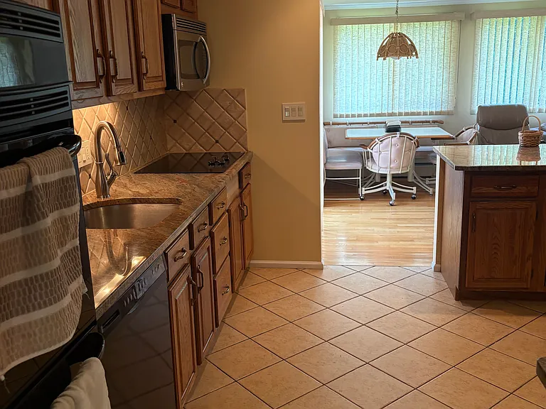 254 Manor Blvd — Photo 12