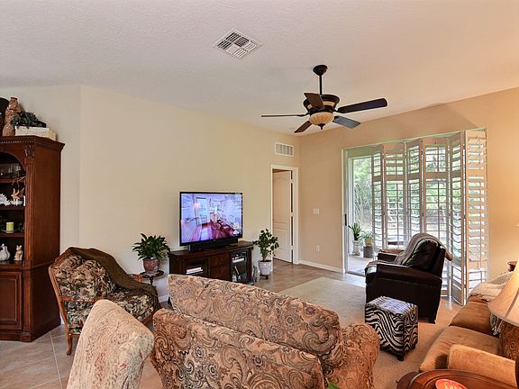 4th image of 10027 SW Stonegate Dr
