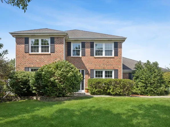 1524 Fieldcrest Dr, West Chicago, IL 60185