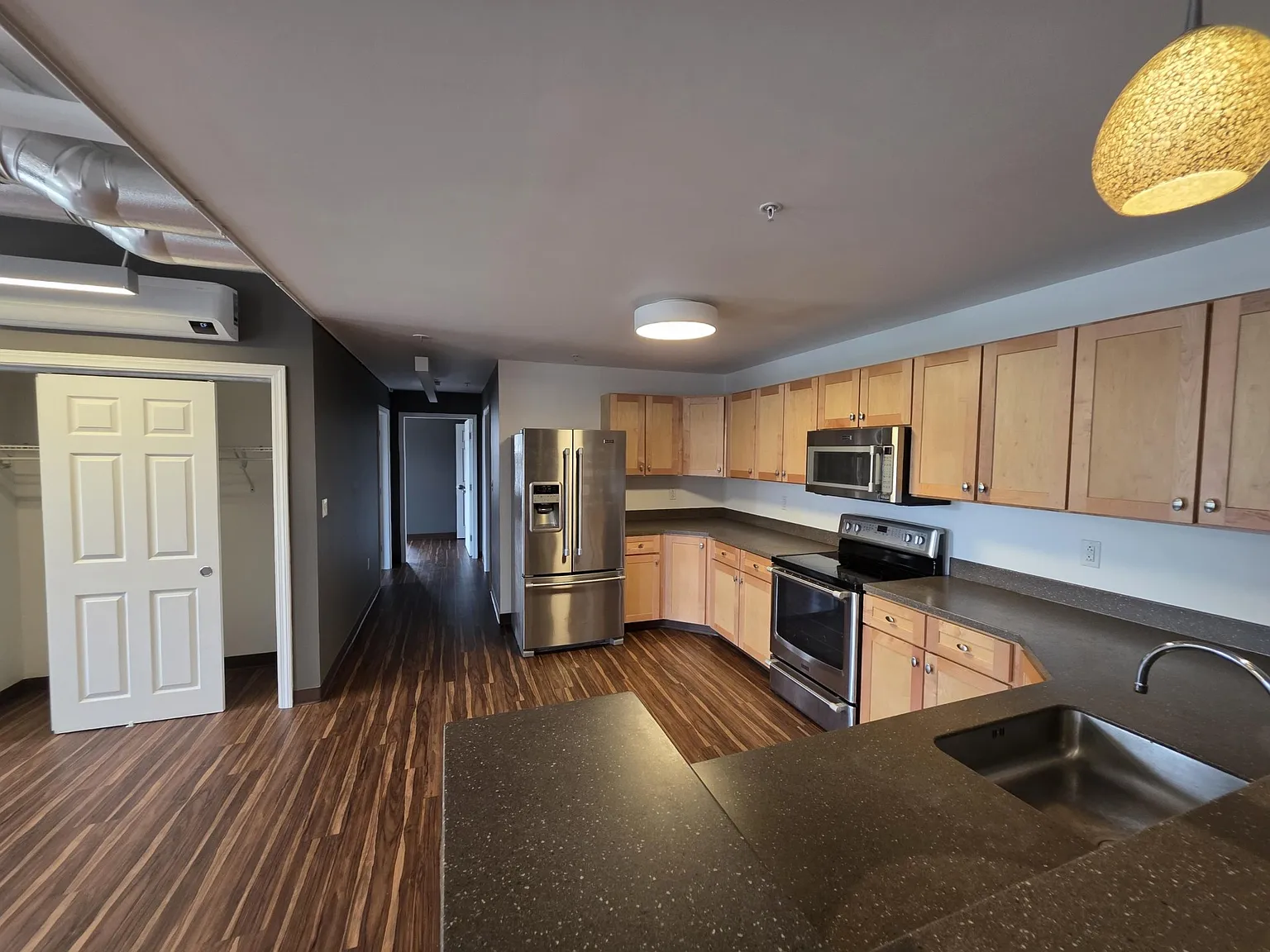 2 bed, $2,000 — Photo 2