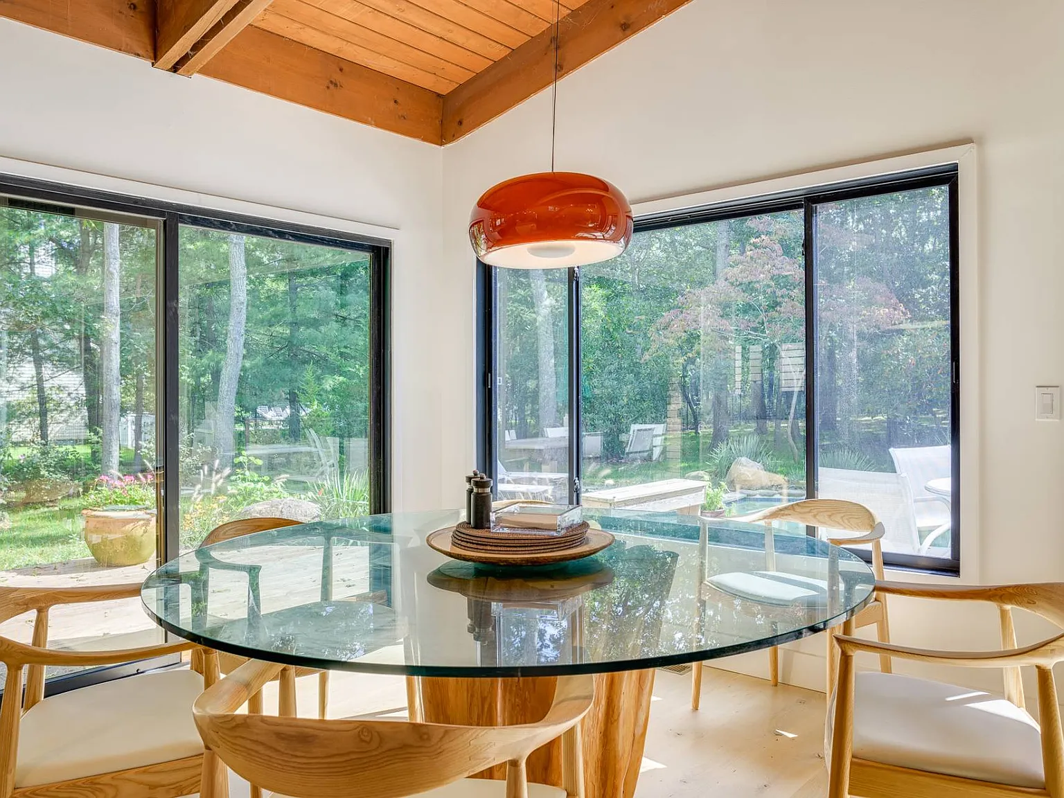 New Renovation,Great Location, Beach Car Bonus! — Photo 4