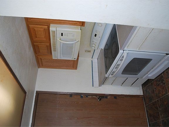 5th image of 658 NE Conifer Dr