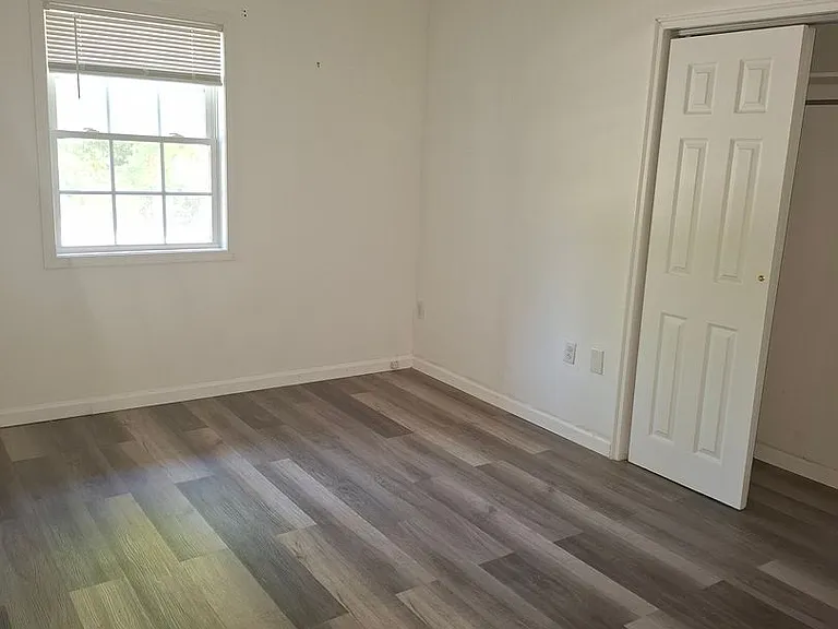 184 Elm St — Photo 26