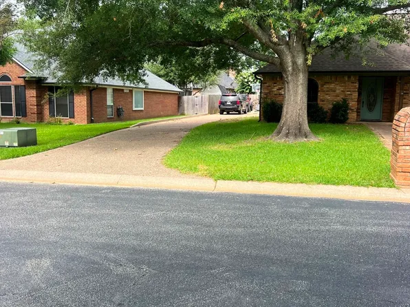 610 Pecos St, Chandler, TX 75758