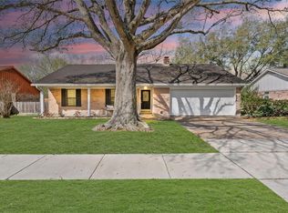 2104 Rose Rd, Pearland, TX 77581