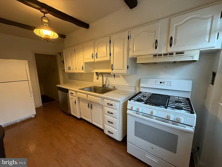 345 Old Trail Rd — Photo 10