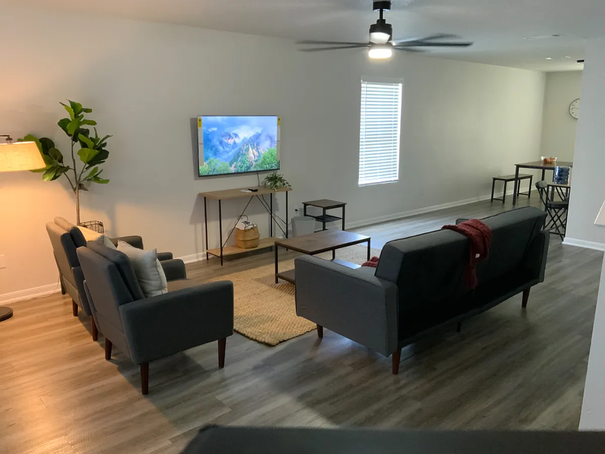3 bed, $2,750 — Photo 2