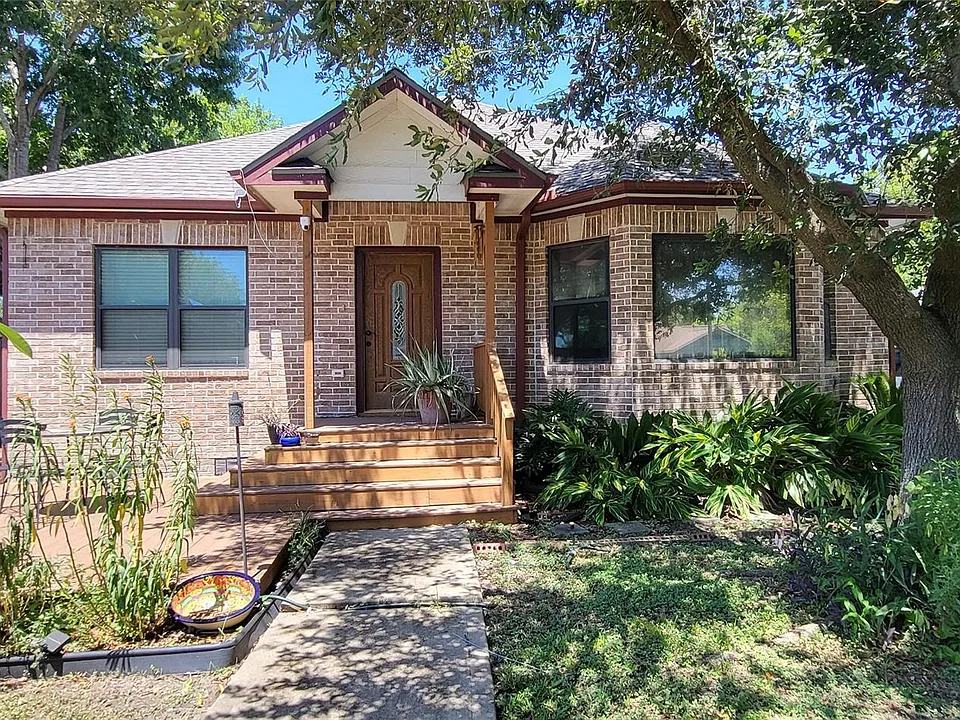 9734 La Vista Dr
