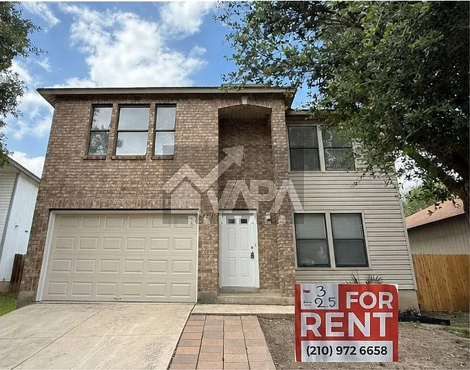 3 bed, 2.5 bath, 1582 sqft, $2,100 — Photo 1
