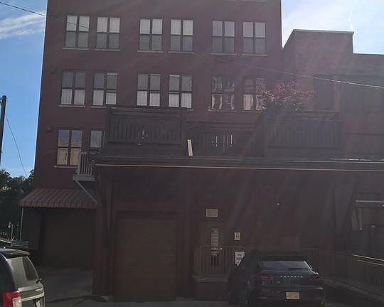 3rd image of 816 Kanawha Blvd E Ste 2S