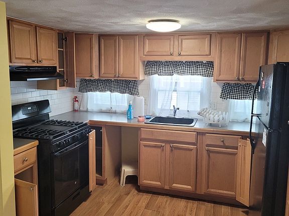 5th image of 846 Broadway Trailer 44