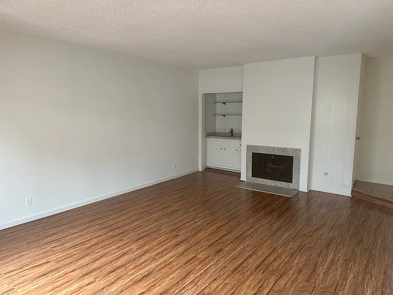 11840 Gorham Ave #4 — Photo 7