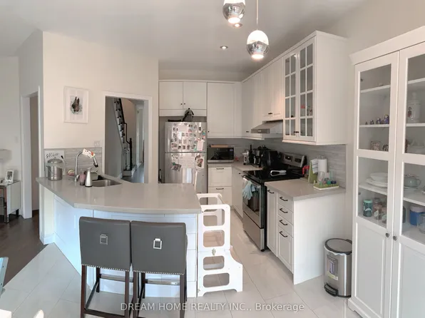 92 Sanderson Rd, Markham, ON L6C 2H2