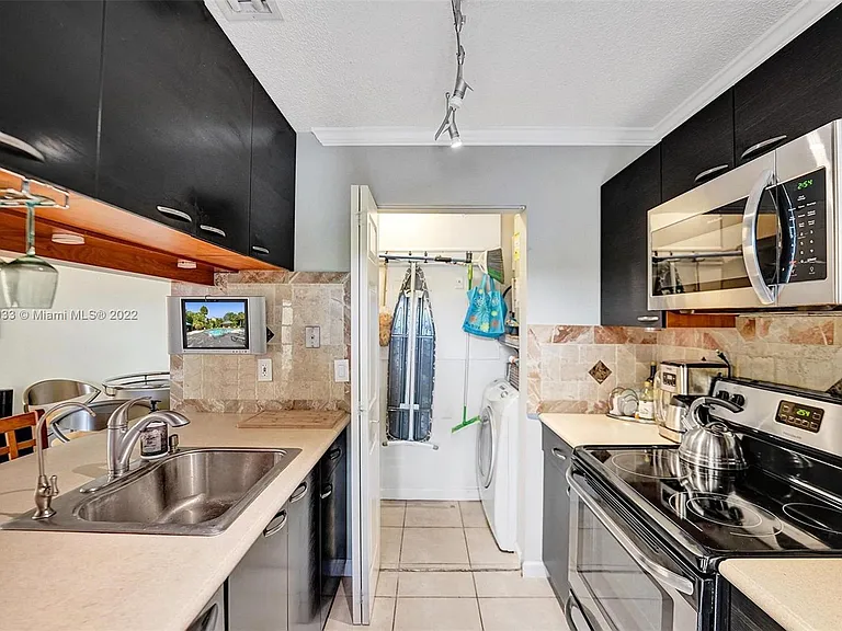 22322 Pineapple Walk Dr — Photo 15