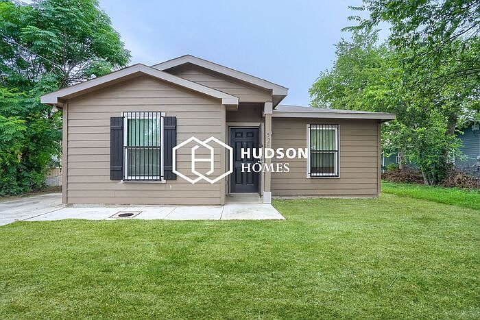 1st image of 526 S San Eduardo Ave