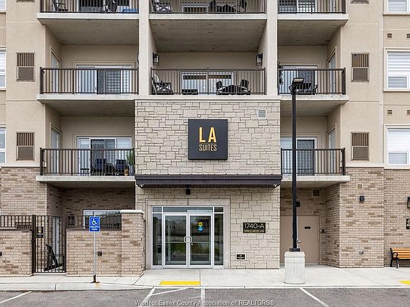 3rd image of 1740 Sprucewood Ave #203