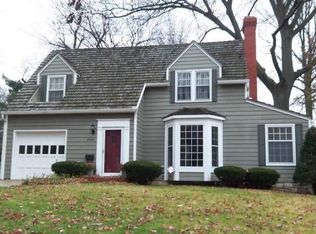 5545 Canterbury Rd, Fairway, KS 66205