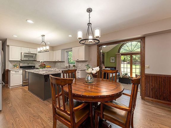 3rd image of 10408 N Riverlake Dr