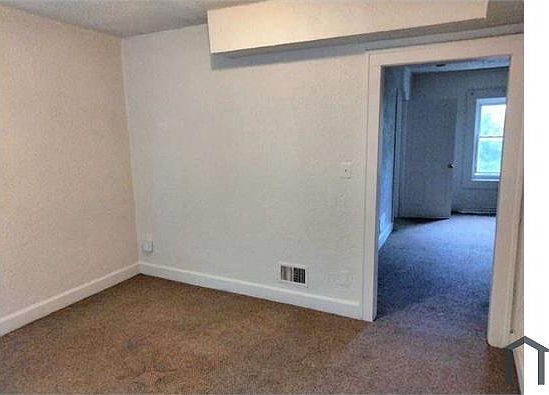 4th image of 164 Baldwin Ave #D