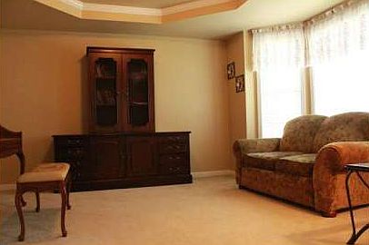 4th image of 817 Winding Grove Ln
