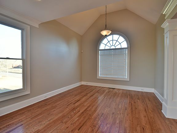 5th image of 40 Galway Dr