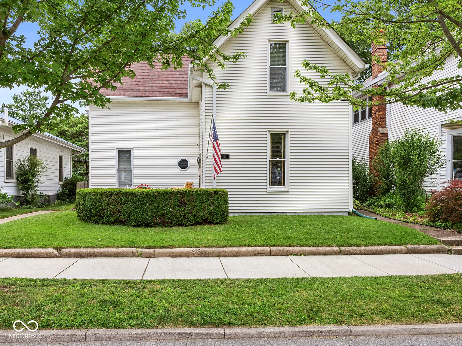 109 Saint Mary St photo 1