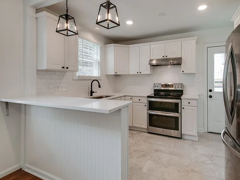 1006 S Douglas Ave — Photo 5