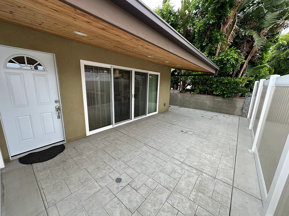 1312 Thompson Ave