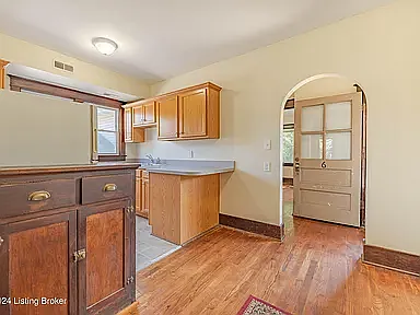 1902 Payne St #2 — Photo 11