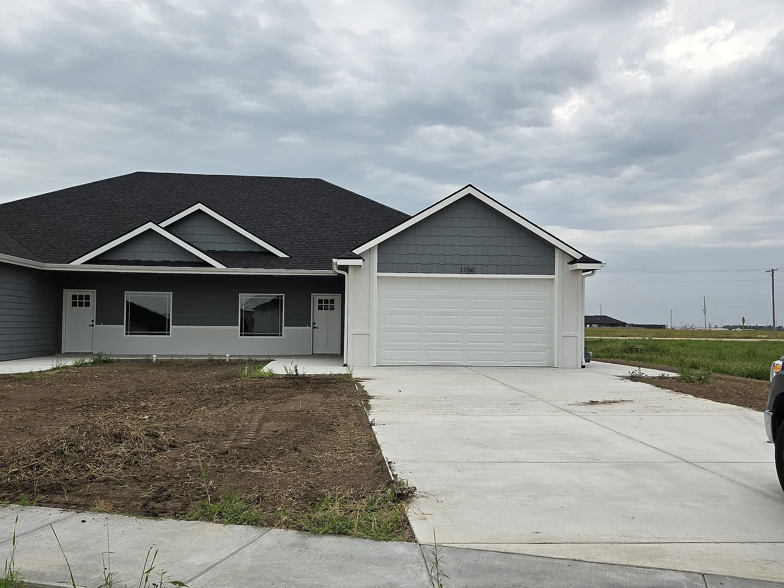 2 bed, 1400 sqft, $2,300 — Photo 1