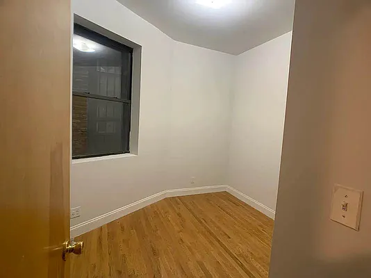 Rented by J PRESTON AND ASSOCIATES INC | media 24