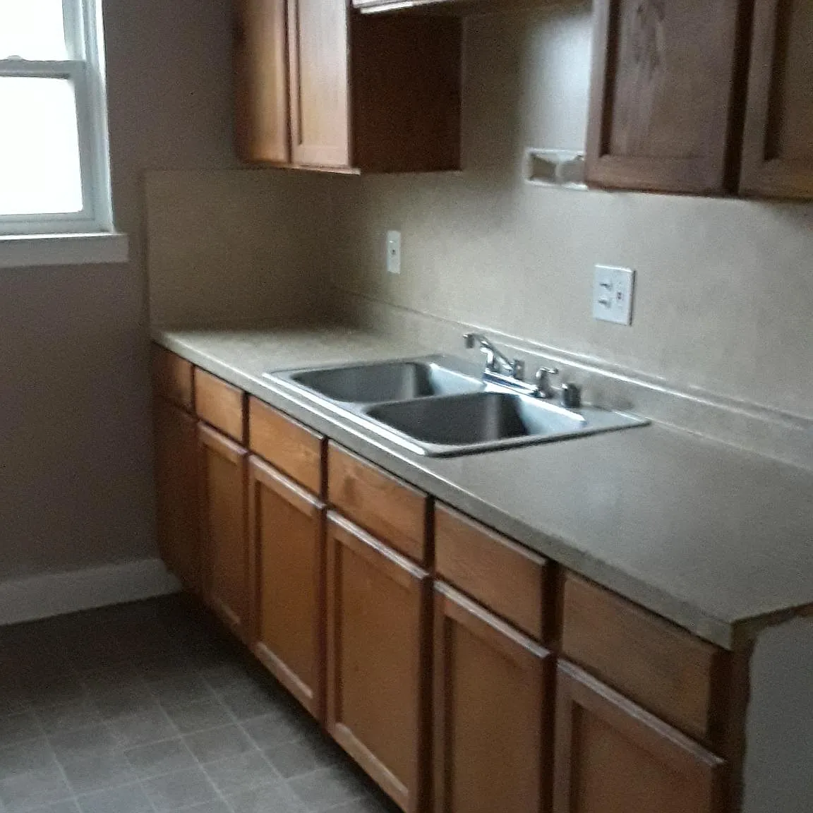 3 bed, 1300 sqft, $1,200 — Photo 3