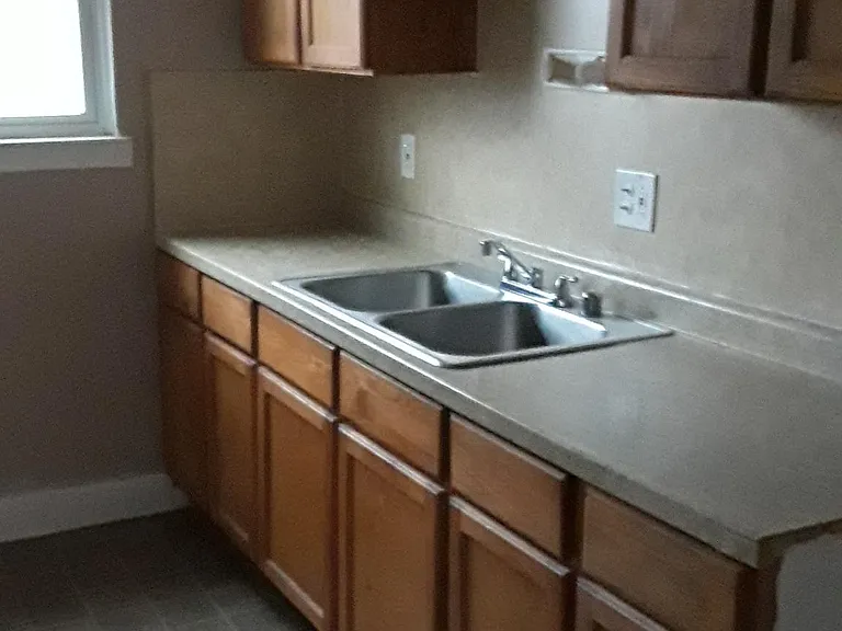 17378 Kentucky Ave #UPPER — Photo 3